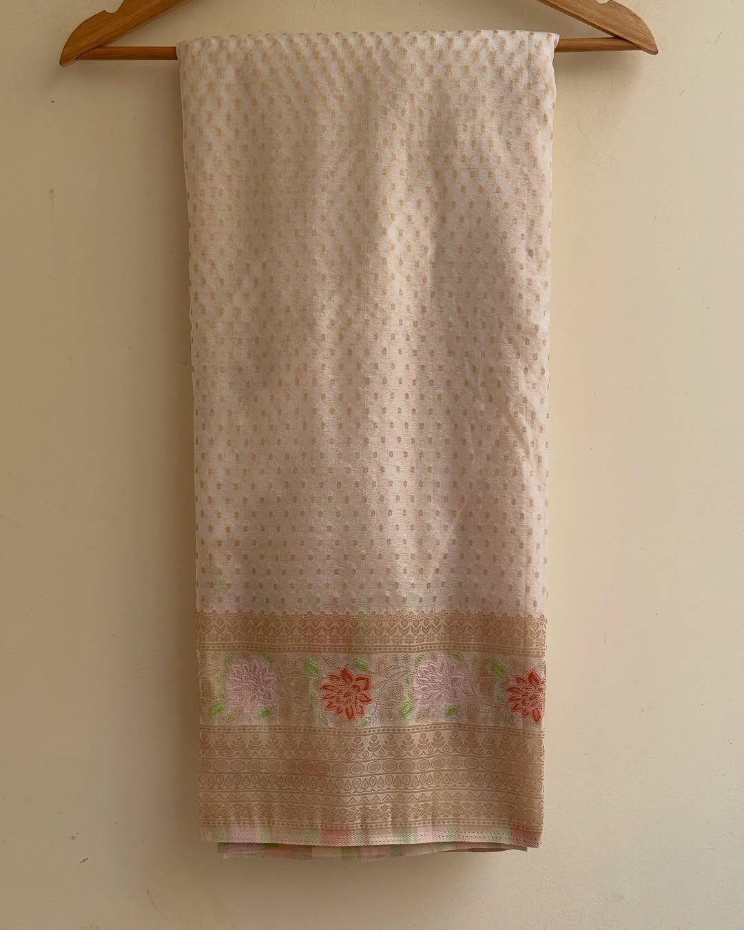 Stunner Off White Soft Banarasi Silk Saree With Prominent Blouse Piece