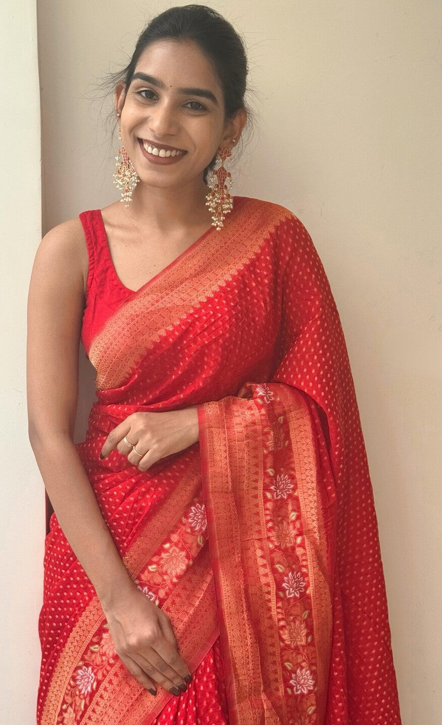 Nectarous Red Soft Banarasi Silk Saree With Sumptuous Blouse Piece