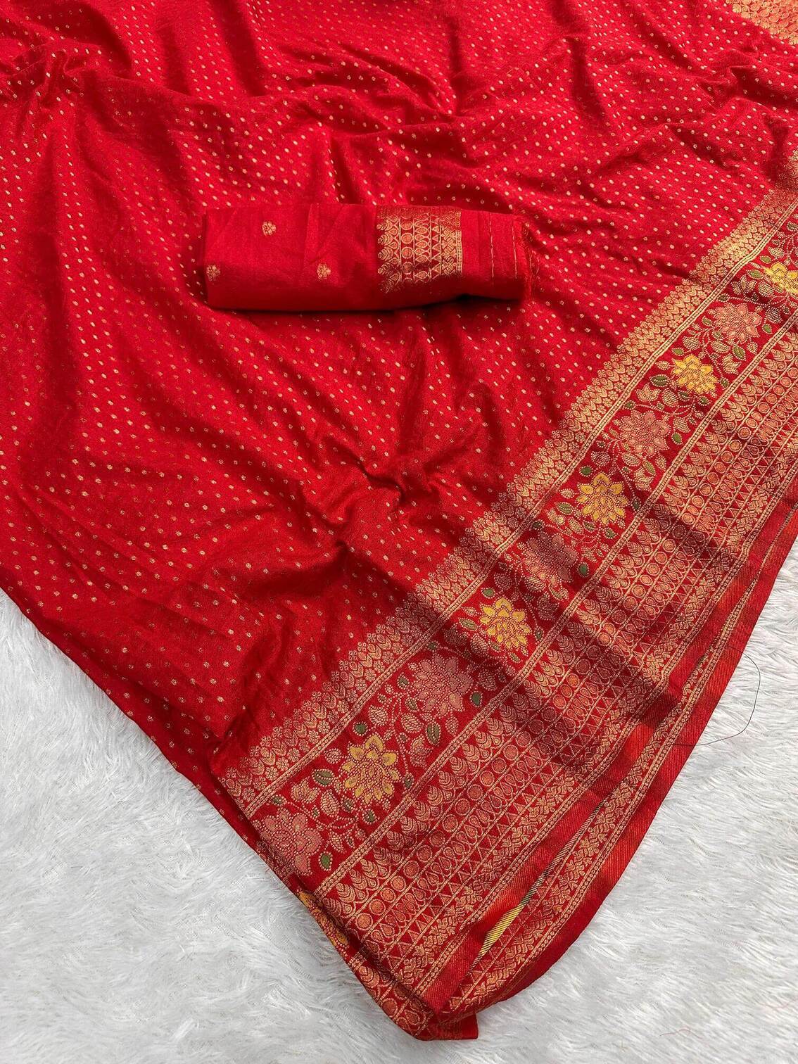 Nectarous Red Soft Banarasi Silk Saree With Sumptuous Blouse Piece