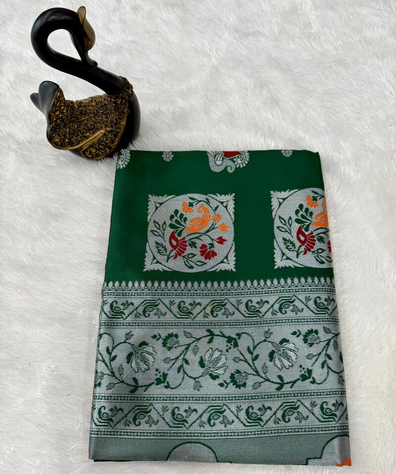 Proficient Dark Green Paithani Silk Saree With Adorable Blouse Piece