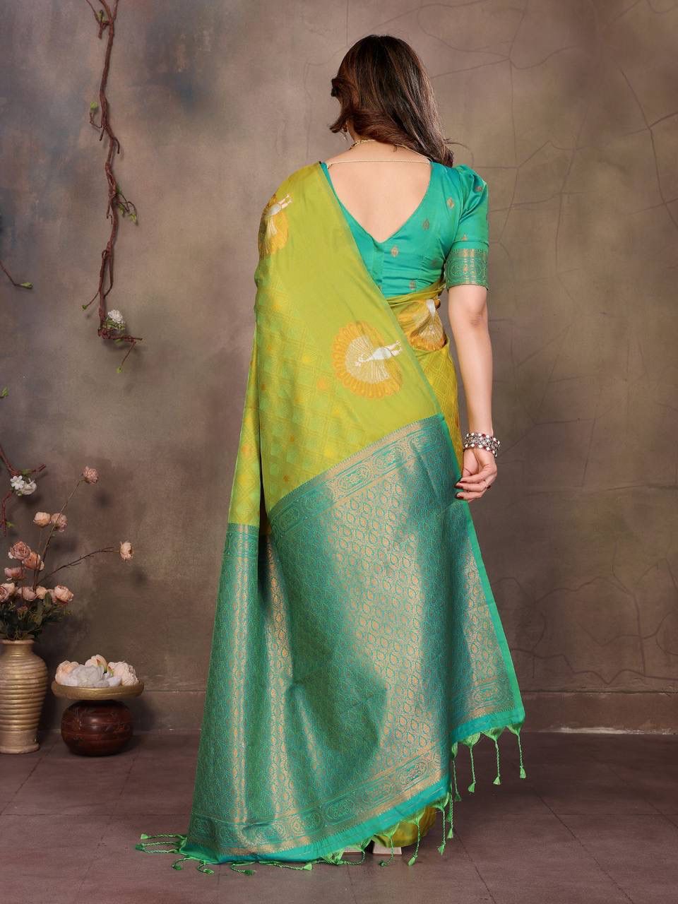 Enamoring Green Soft Banarasi Silk Saree With Extraordinary Blouse Piece
