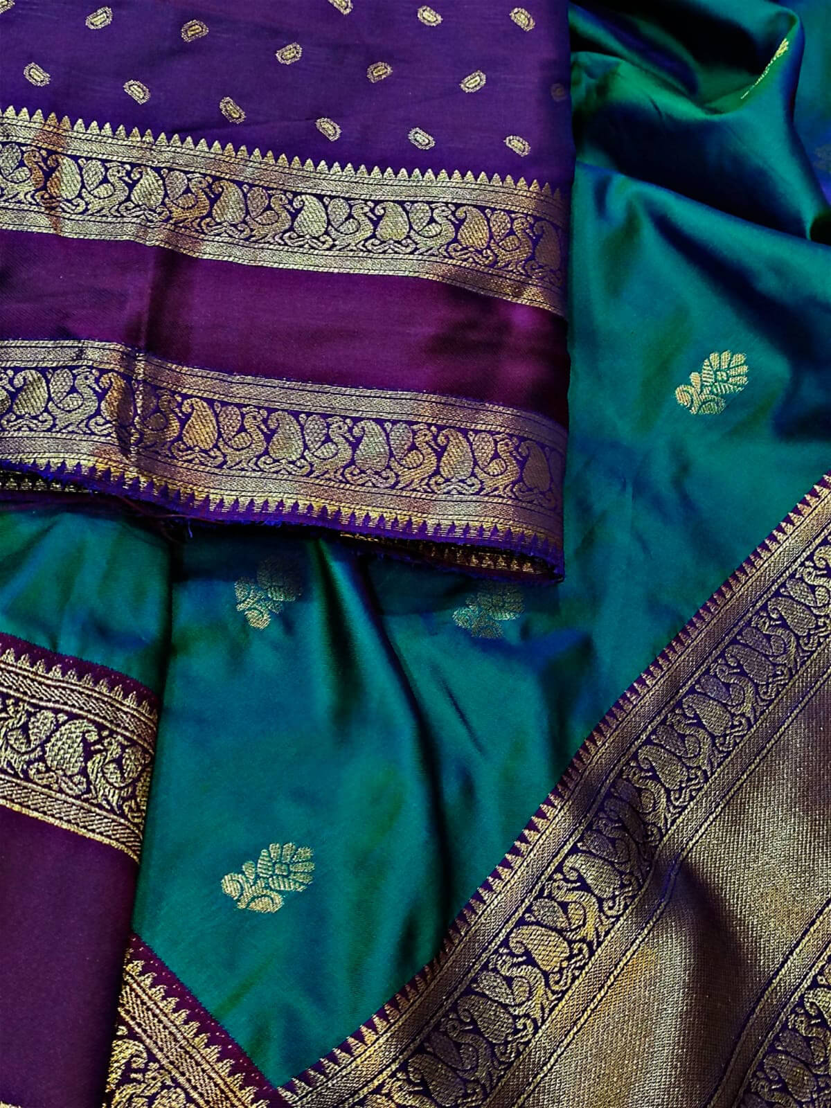 Unique Rama Soft Banarasi Silk Saree With Improbable Blouse Piece