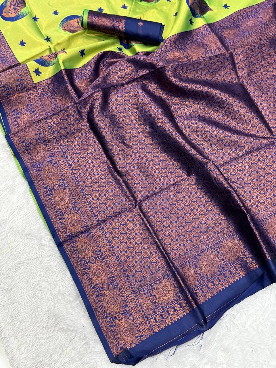 Tantalizing Parrot Soft Silk Saree With Assemblage Blouse Piece