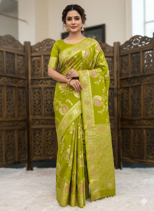 Appealing Green Banarasi Dola Silk Saree With Allure Blouse Piece