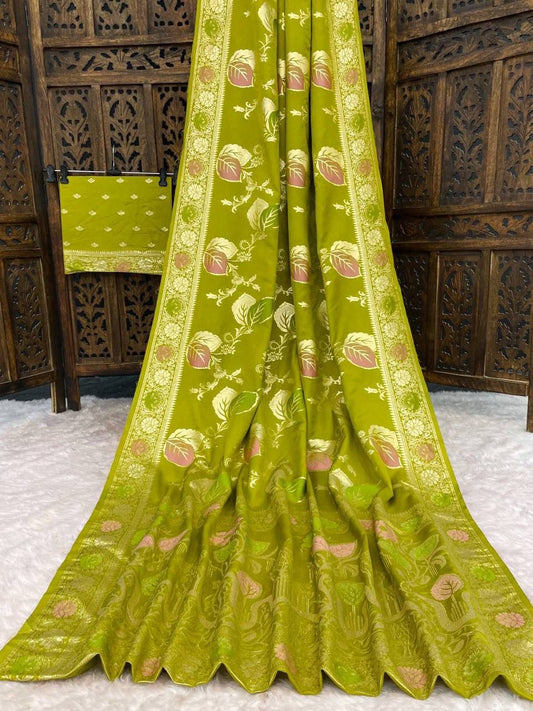 Appealing Green Banarasi Dola Silk Saree With Allure Blouse Piece