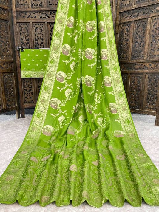 Exemplary Parrot Banarasi Dola Silk Saree With Preferable Blouse Piece