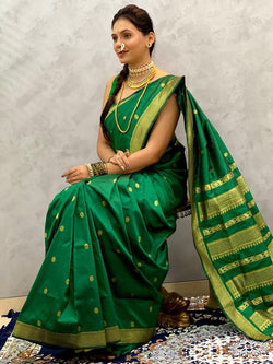 Tremendous Dark Green Pure Zari Weaving Banarasi Silk Saree With Majestic Blouse Piece