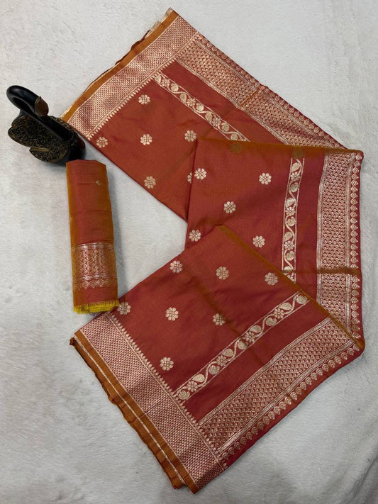 Effulgent Pink Pure Zari Weaving Banarasi Silk Saree With Exuberant Blouse Piece