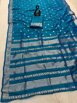 Excellent Rama Pure Zari Weaving Banarasi Silk Saree With Invaluable Blouse Piece