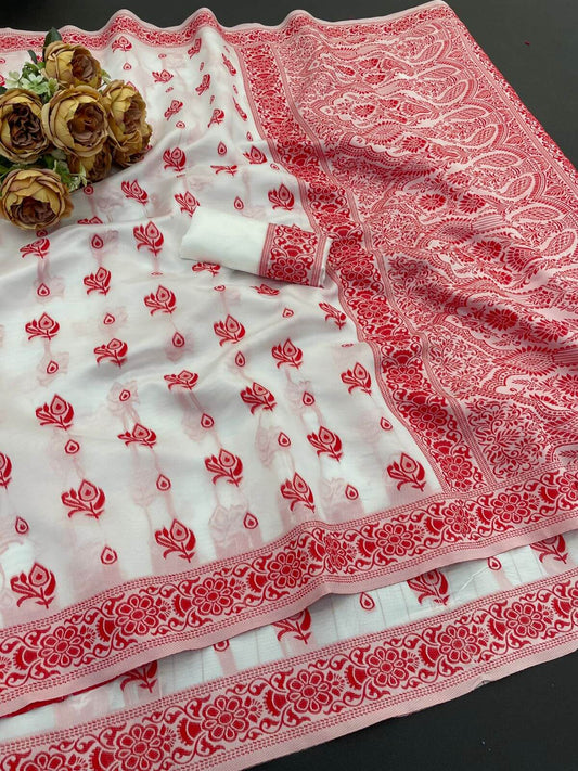 Confounding Off White Cotton Silk Saree With Evanescent Blouse Piece