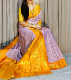 Exuberant Lavender Pure Zari Weaving Banarasi Silk Saree With Majesty Blouse Piece