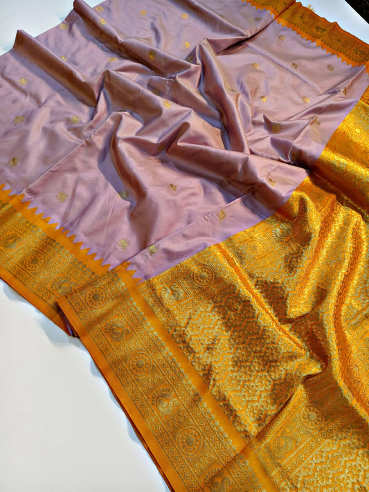 Exuberant Lavender Pure Zari Weaving Banarasi Silk Saree With Majesty Blouse Piece