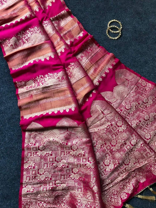Glamorous Dark Pink Banarasi Dola Silk Saree With Splendiferous Blouse Piece