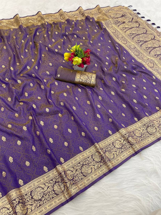 Profuse Lavender Pure Zari Weaving Banarasi Silk Saree With Mesmeric Blouse Piece