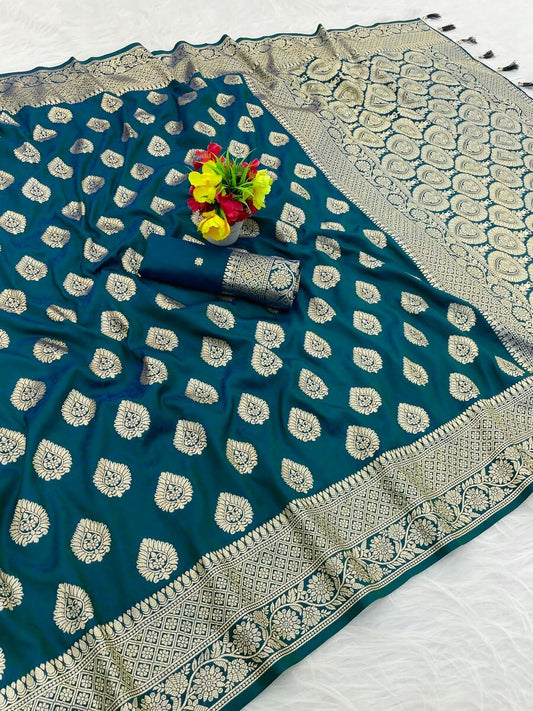 Evanescent Rama Pure Zari Weaving Banarasi Silk Saree With Glowing Blouse Piece