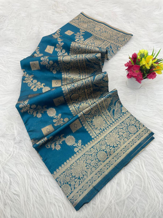 Bucolic Rama Soft Silk Saree With Alluring Blouse Piece