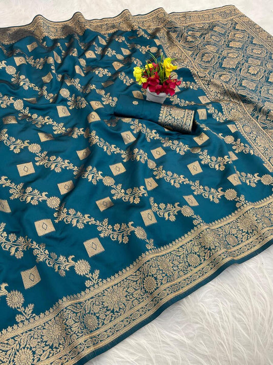 Bucolic Rama Soft Silk Saree With Alluring Blouse Piece