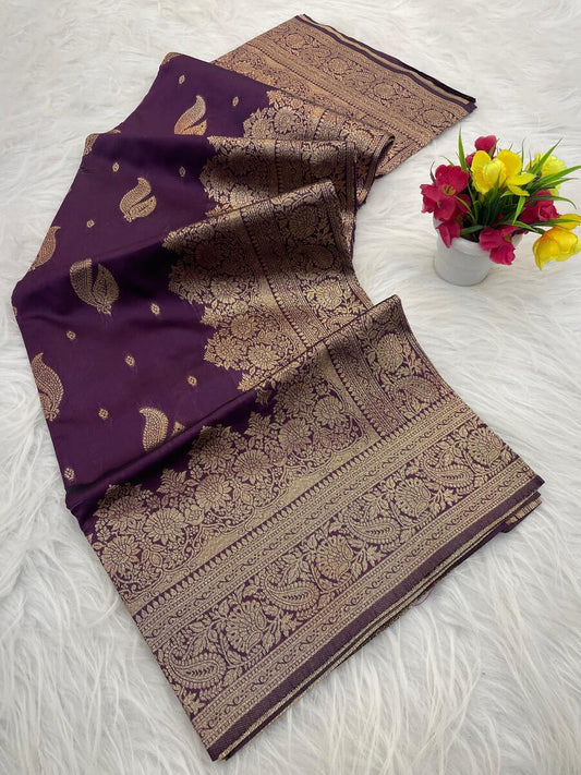 Blissful Purple Soft Silk Saree With Flattering Blouse Piece