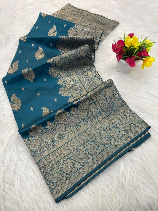 Exuberant Rama Soft Silk Saree With Engrossing Blouse Piece