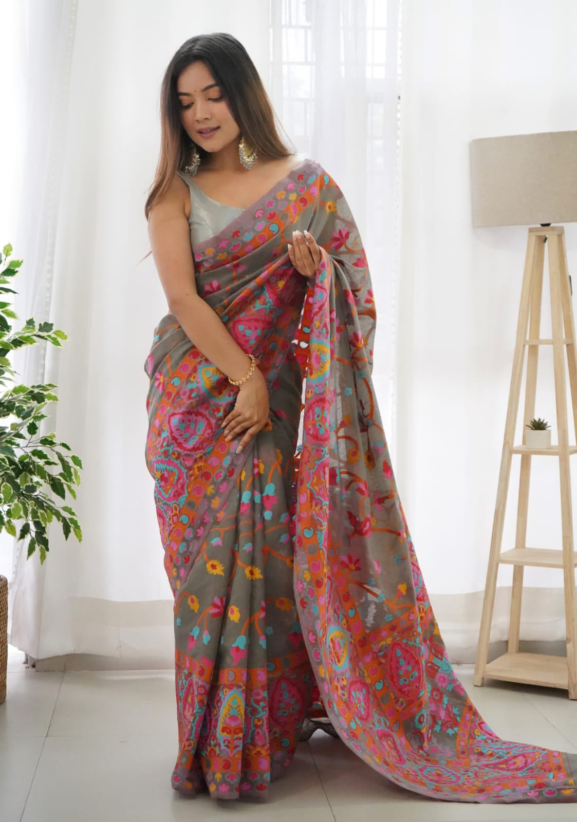 Arresting Grey Pashmina saree With Smart Blouse Piece