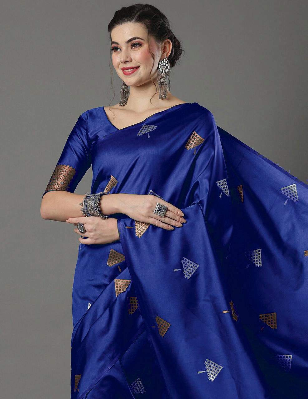 Opulent Blue Soft Silk Saree With Delightful Blouse Piece