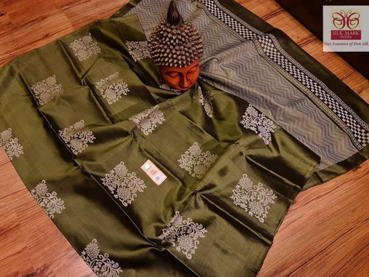 Delightful Green Soft Silk Saree With Admirable Blouse Piece