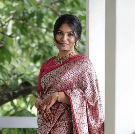 Snazzy Dark Pink Soft Silk Saree With Luxuriant Blouse Piece