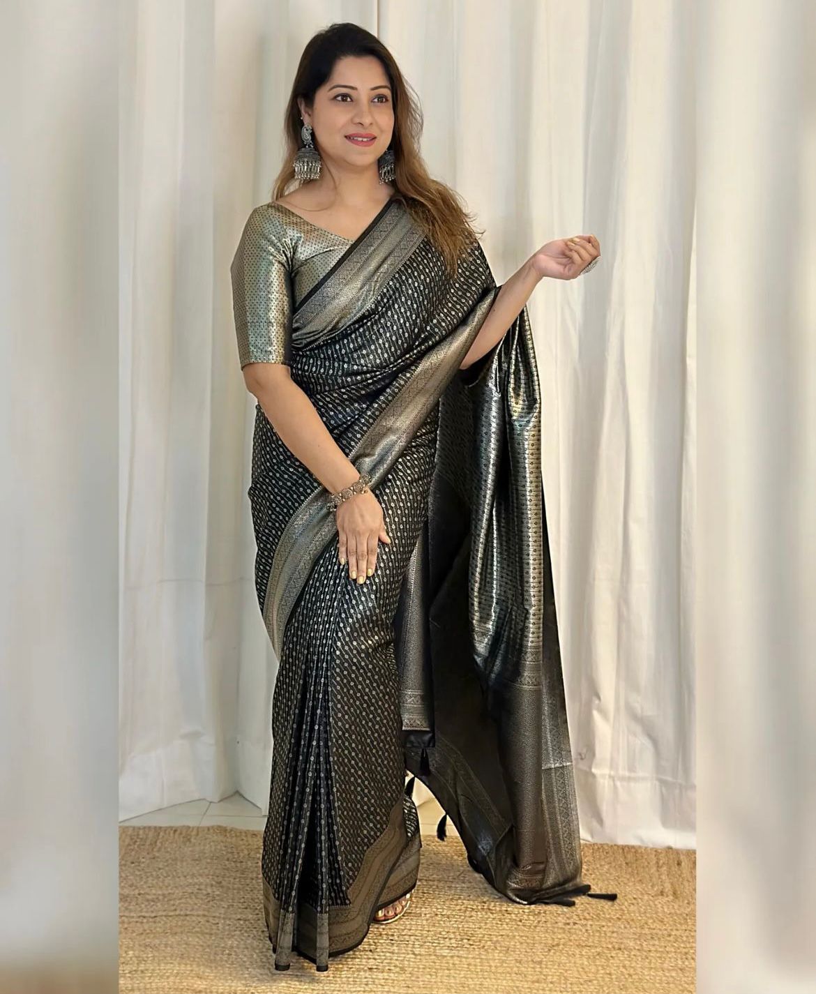 Tremendous Black Soft Silk Saree With Super Proficient Blouse Piece