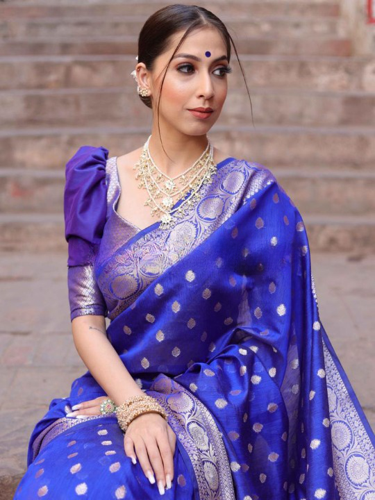 Improbable Blue Soft Silk Saree With Glittering Blouse Piece