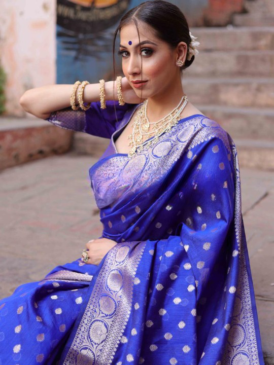 Improbable Blue Soft Silk Saree With Glittering Blouse Piece