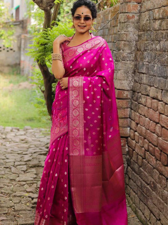 Epiphany Dark Pink Soft Silk Saree With Eloquence Blouse Piece