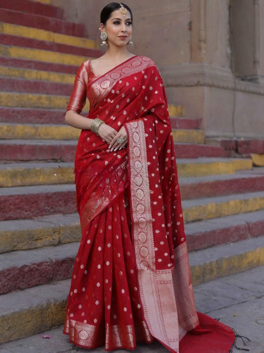 Beleaguer Red Soft Silk Saree With Assemblage Blouse Piece