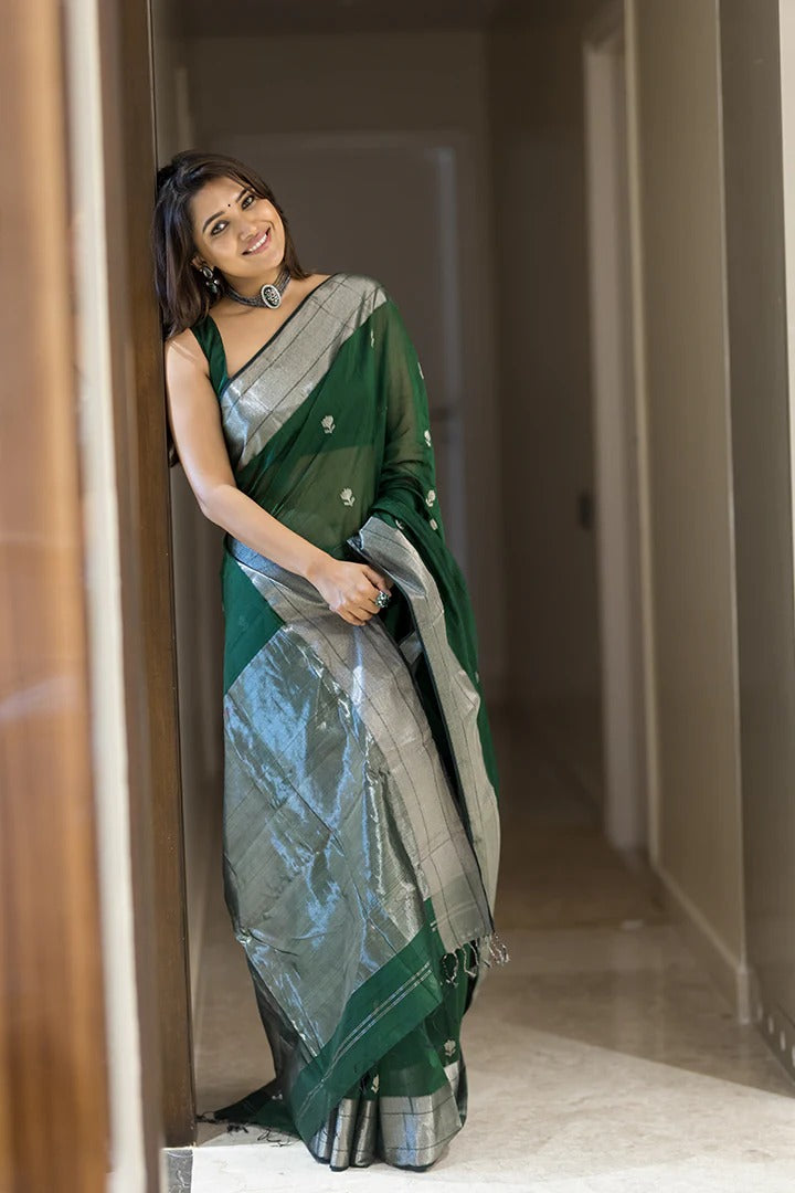 Gratifying Green Cotton Silk Saree With Alluring Blouse Piece