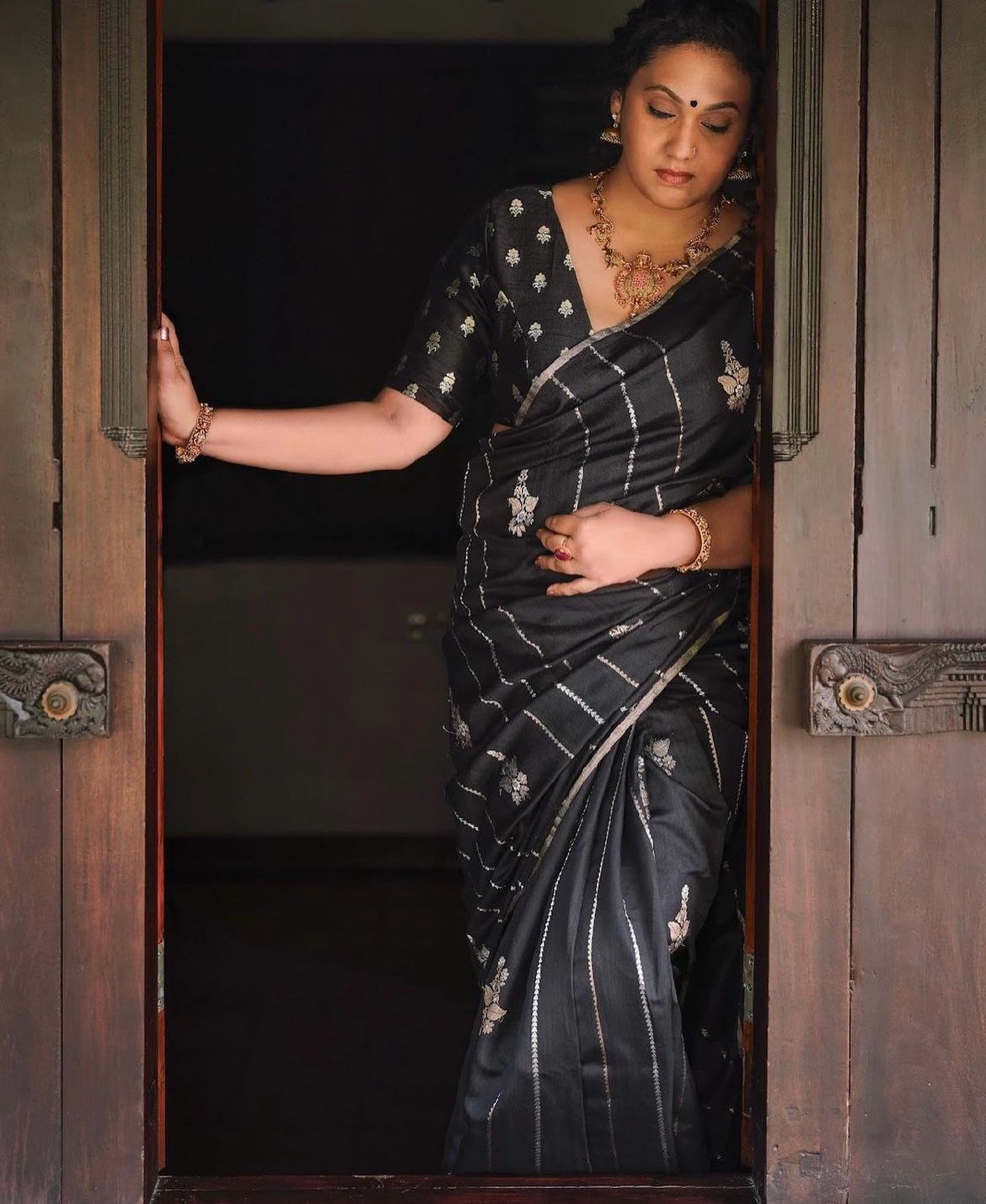 Enigmatic Black Soft Silk Saree With Enigmatic Blouse Piece