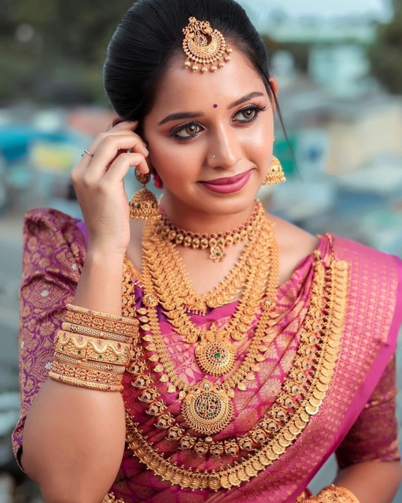 Gleaming Dark Pink Soft Silk Saree With Tempting Blouse Piece