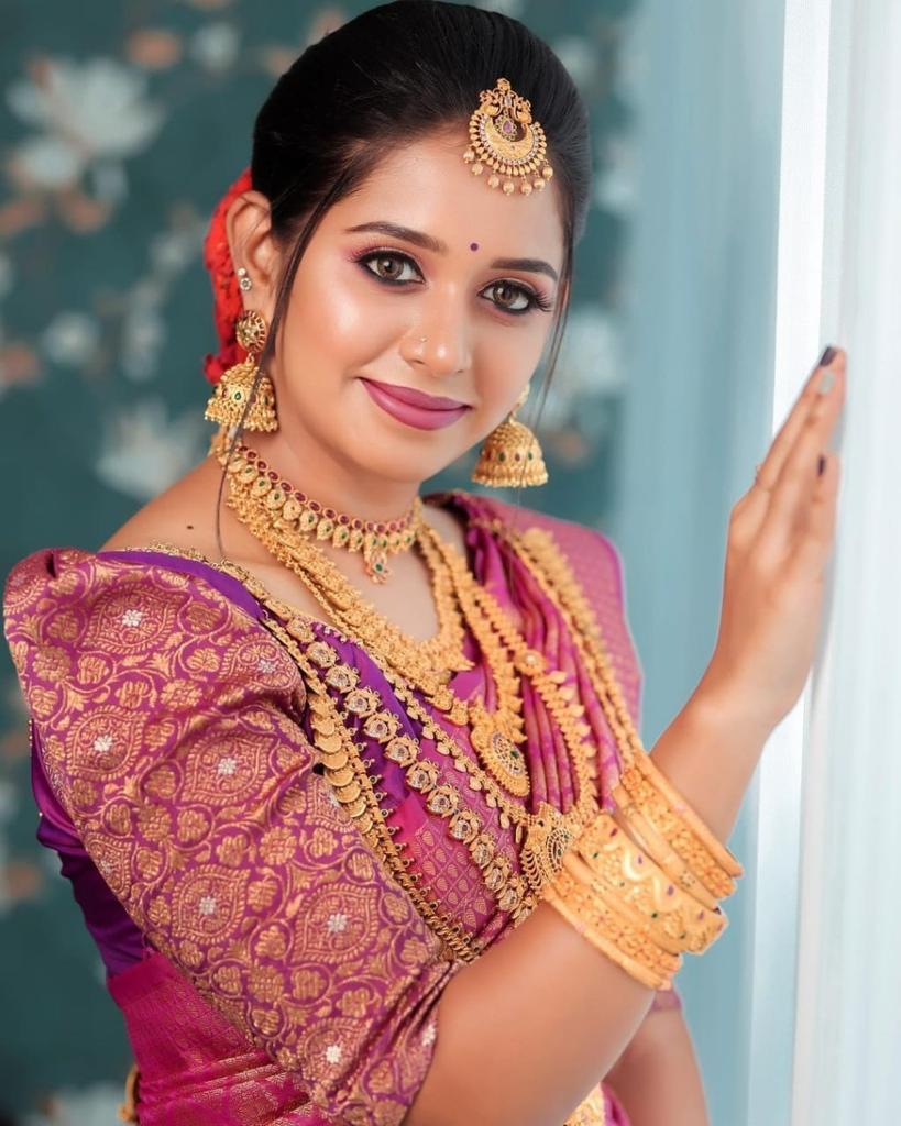 Gleaming Dark Pink Soft Silk Saree With Tempting Blouse Piece