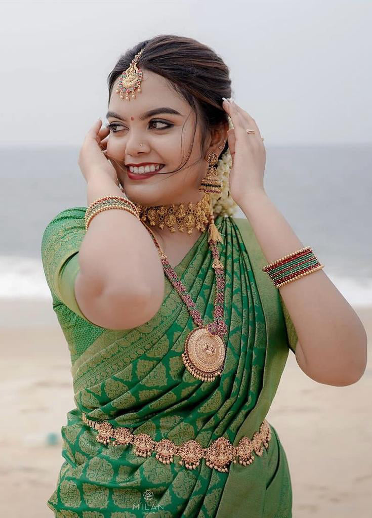 Arresting Green Soft Silk Saree With Opulent Blouse Piece