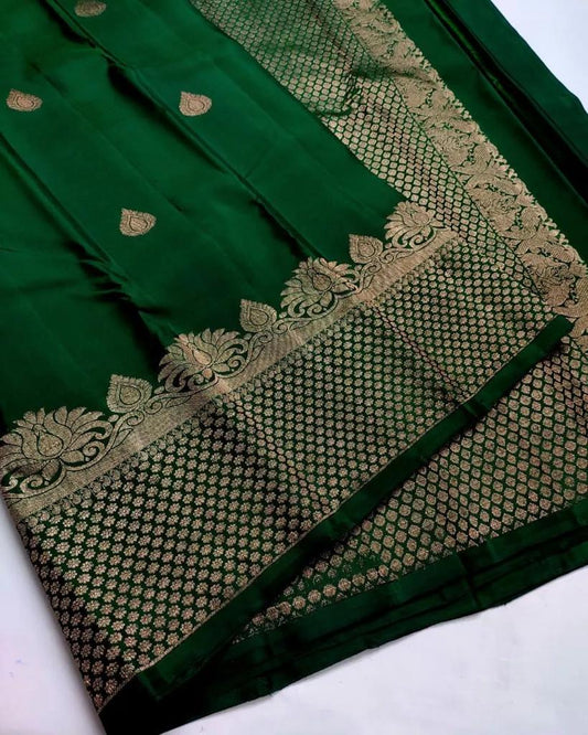 Girlish Dark Green Soft Silk Saree With Impressive Blouse Piece