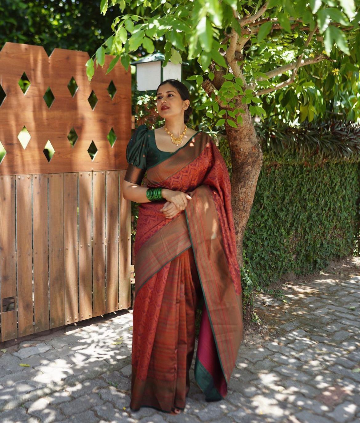 Improbable Maroon Soft Silk Saree With Enchanting Blouse Piece