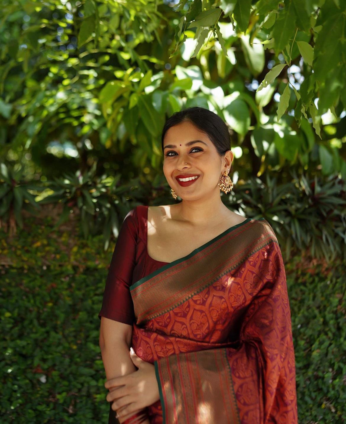 Improbable Maroon Soft Silk Saree With Enchanting Blouse Piece