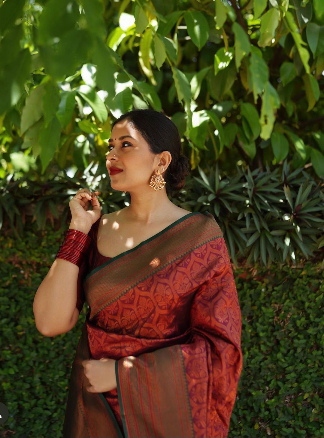 Improbable Maroon Soft Silk Saree With Enchanting Blouse Piece