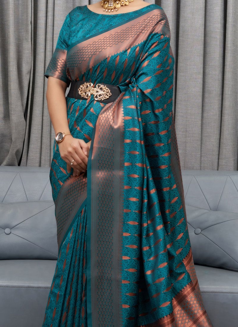 Twirling Rama Soft Silk Saree With Flamboyant Blouse Piece