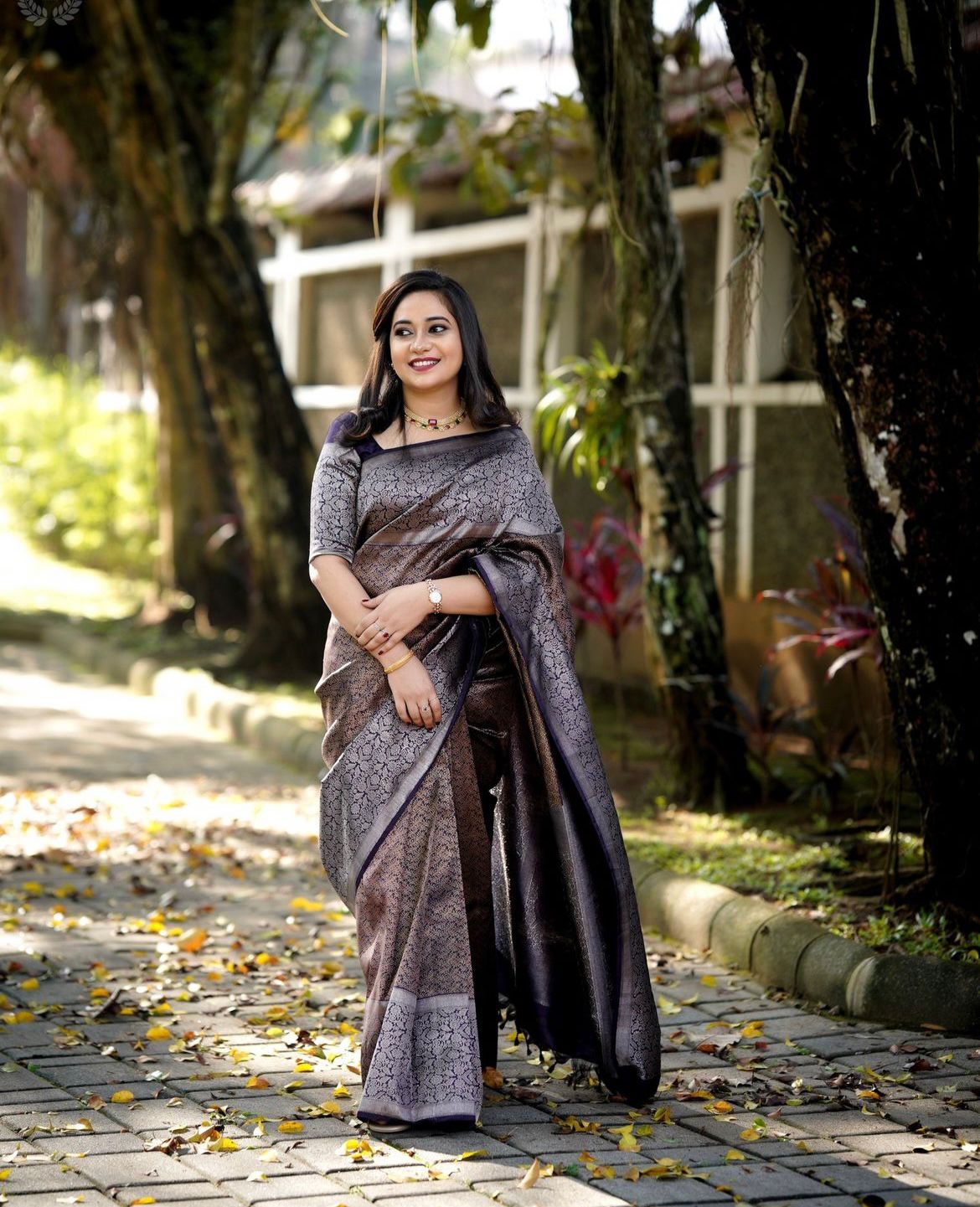 Lagniappe Purple Soft Silk Saree With Propinquity Blouse Piece