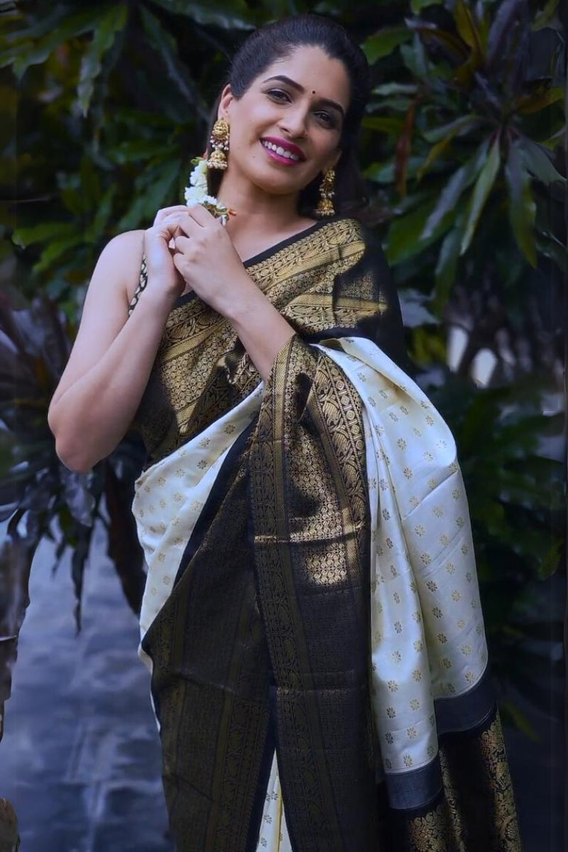 Petrichor Off White Soft Silk Saree With Surpassing Blouse Piece