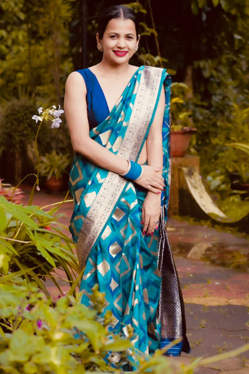 Skinny Firozi Soft Silk Saree With Aplomb Blouse Piece