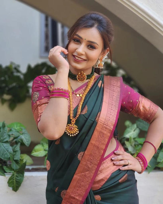 Exceptional Dark Green Soft Silk Saree With Blooming Blouse Piece