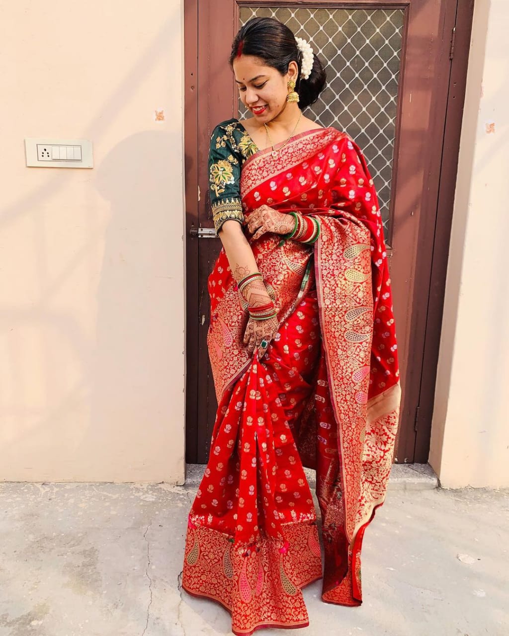 Cynosure  Red Soft Silk Saree With Ebullience Blouse Piece