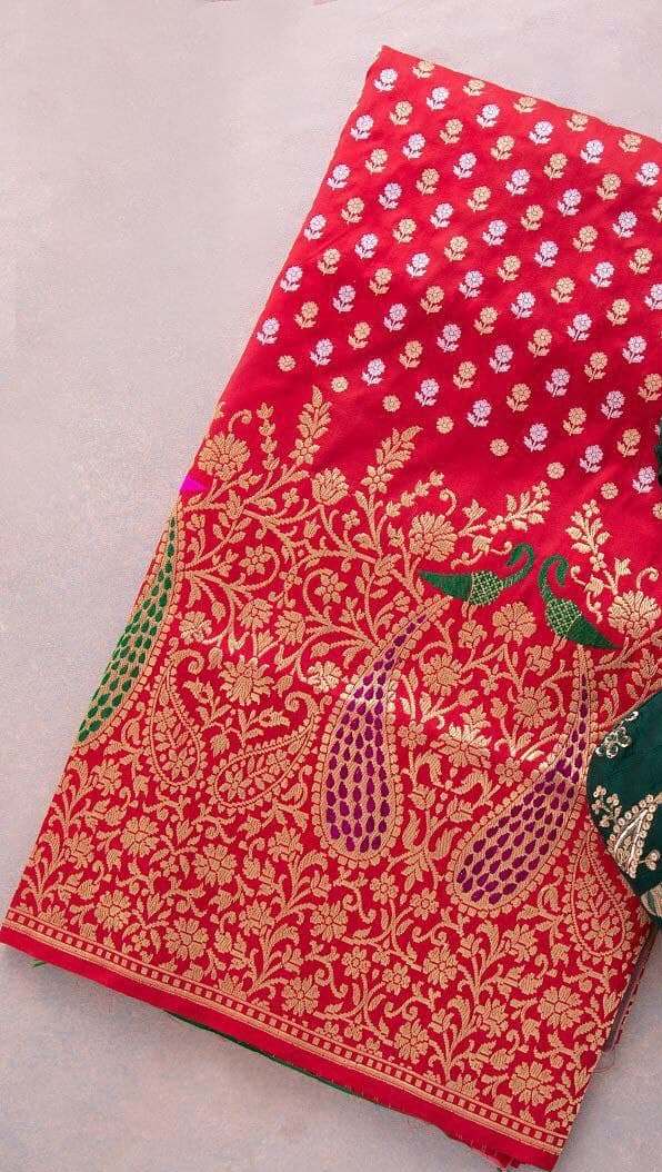 Cynosure  Red Soft Silk Saree With Ebullience Blouse Piece