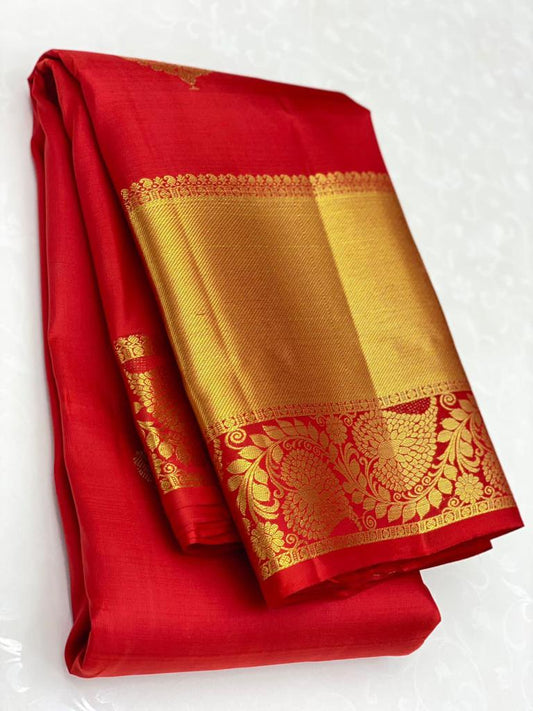 Effervescent Red Soft Banarasi Silk Saree With Elision Blouse Piece