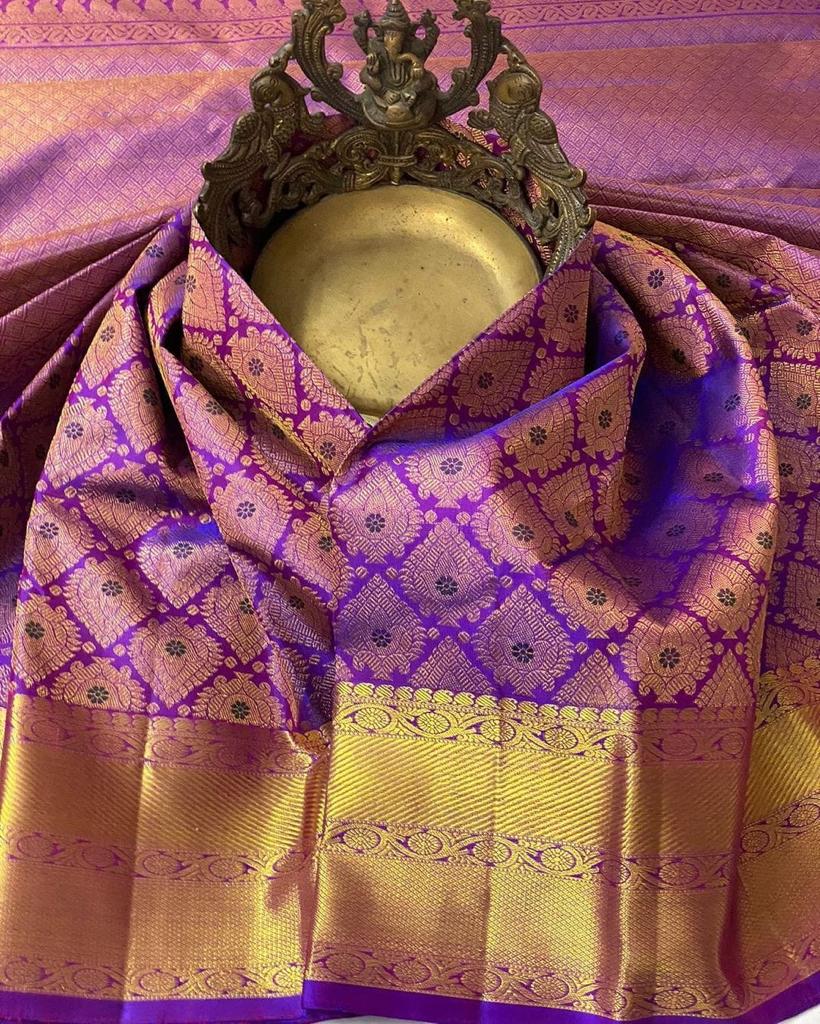 Snazzy Purple Soft Silk Saree With Artistic Blouse Piece